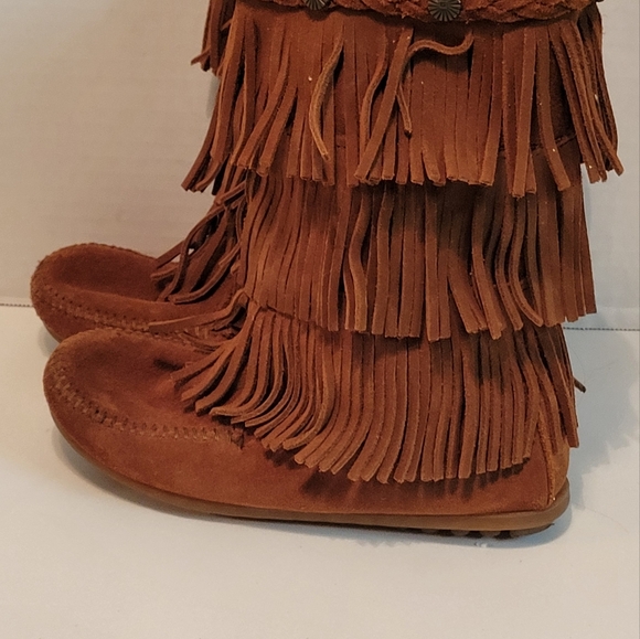 Minnetonka kids 3 layer Fringe Boot - Picture 15 of 15